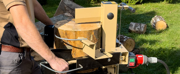 Jaką łuparkę do drewna wybrać do pracy domowej? Ranking 10 najlepszych modeli