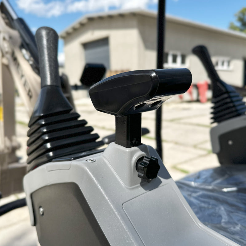 Minikoparka gąsienicowa MEYER EX12K z silnikiem KUBOTA + skrętne ramię + rozsuwane gąsienice