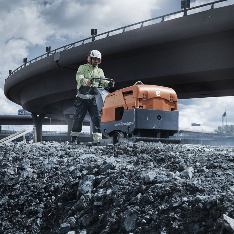 Zagęszczarka dwukierunkowa HUSQVARNA LH 700 Hatz EL